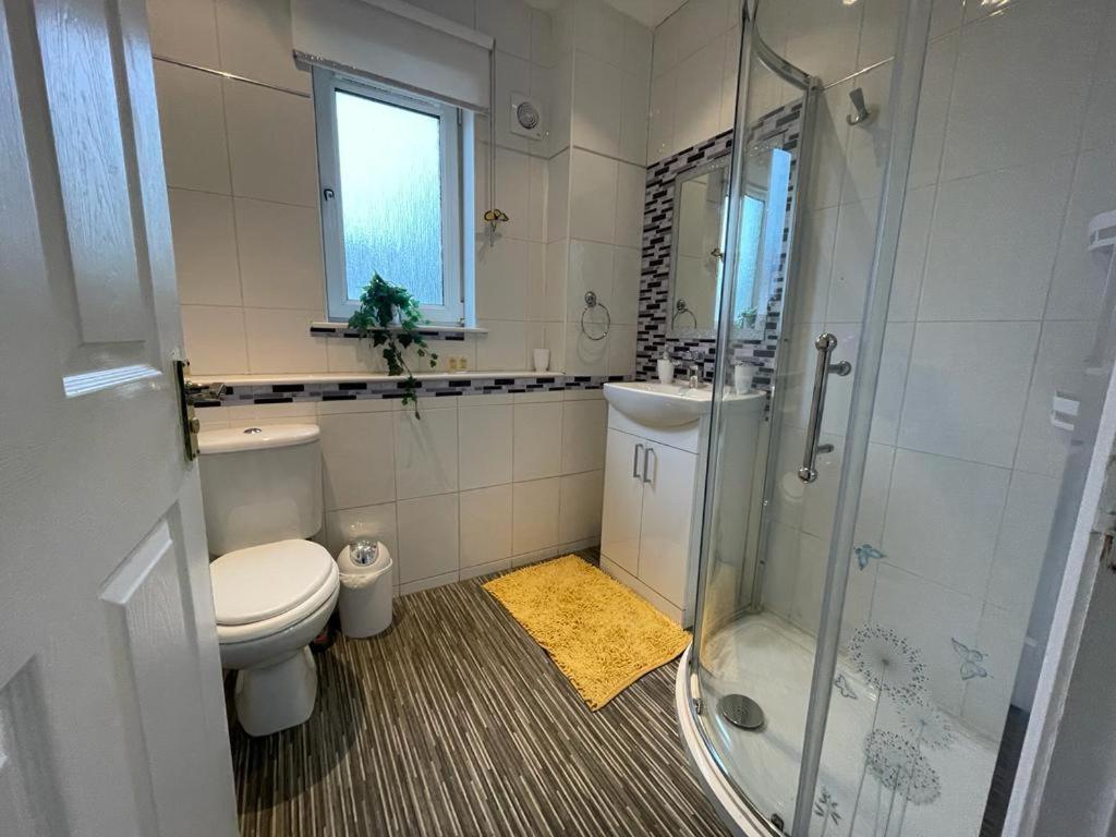 Ferguson House Villa Airdrie Ngoại thất bức ảnh