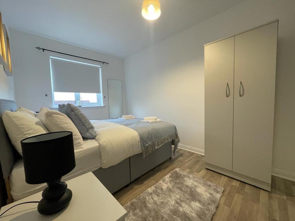 Ferguson House Villa Airdrie Ngoại thất bức ảnh